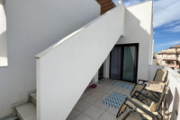 Modernes Eckhaus / Orihuela Costa