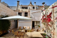 Traumhaftes Stadthaus auf Mallorca mit Pool und Blick ins Grüne (2 Einheiten)
